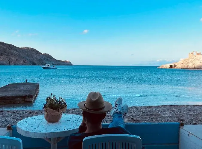 Erginas Boat House * Plaka (Milos)